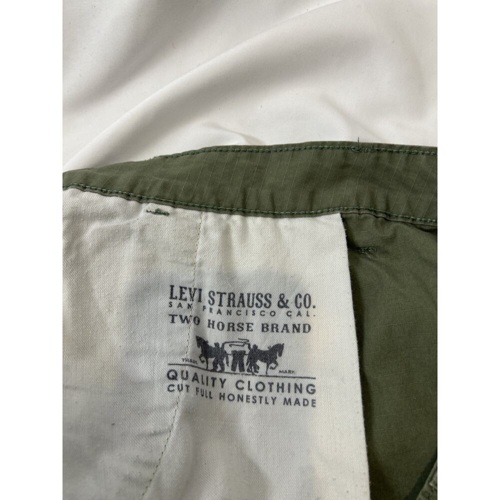 Levi's Men Green Vacation Size 48 Shorts Pants Solid Cargo Style light hiking - Picture 4 of 6